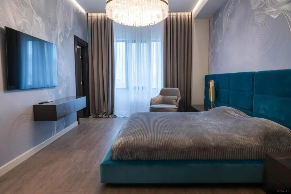 Satılır 5 otaqlı mənzil 213 m²