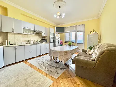 Satılır 4 otaqlı mənzil 161 m² — Bakı 4 otaq 161.00 m²