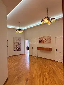 Kirayə verilir 4 otaqlı mənzil 220 m² — Bakı, Nizami 4 otaq 220.00 m²