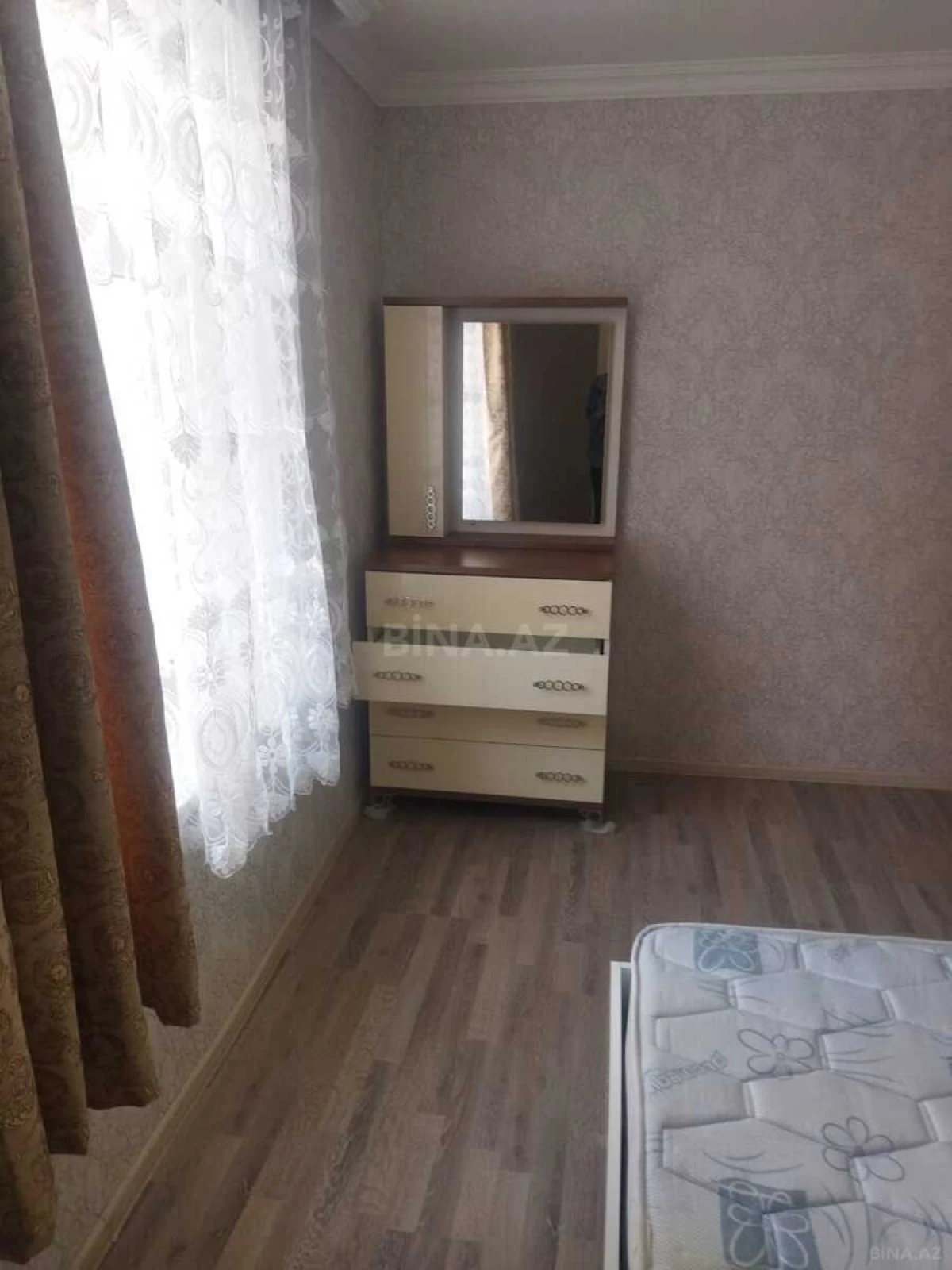 Kirayə verilir 2 otaqlı mənzil 60 m²