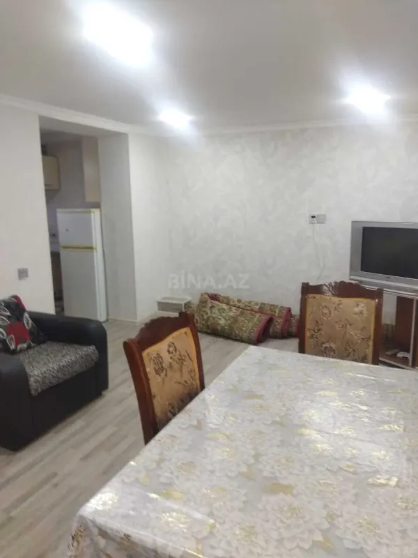 Kirayə verilir 2 otaqlı mənzil 60 m²