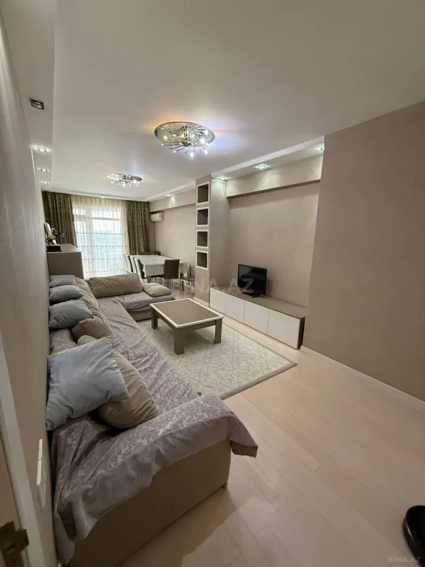 Kirayə verilir 3 otaqlı mənzil 130 m²