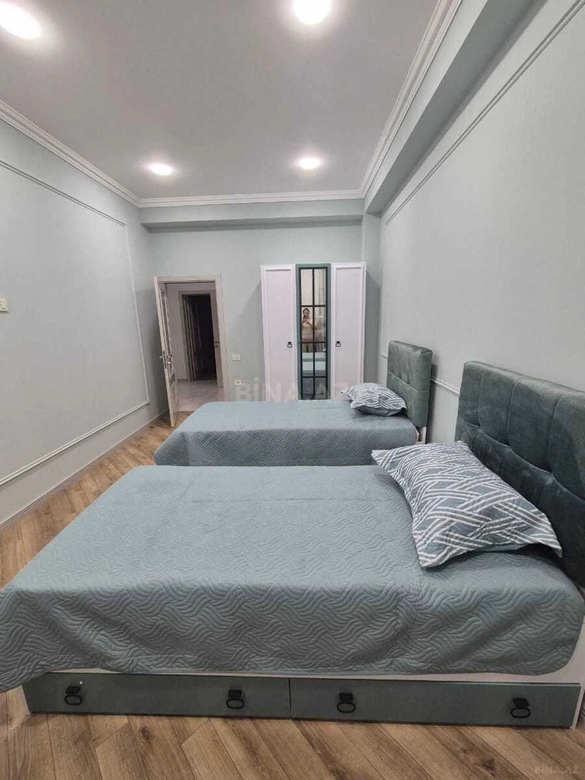 Kirayə verilir 3 otaqlı mənzil 123 m²