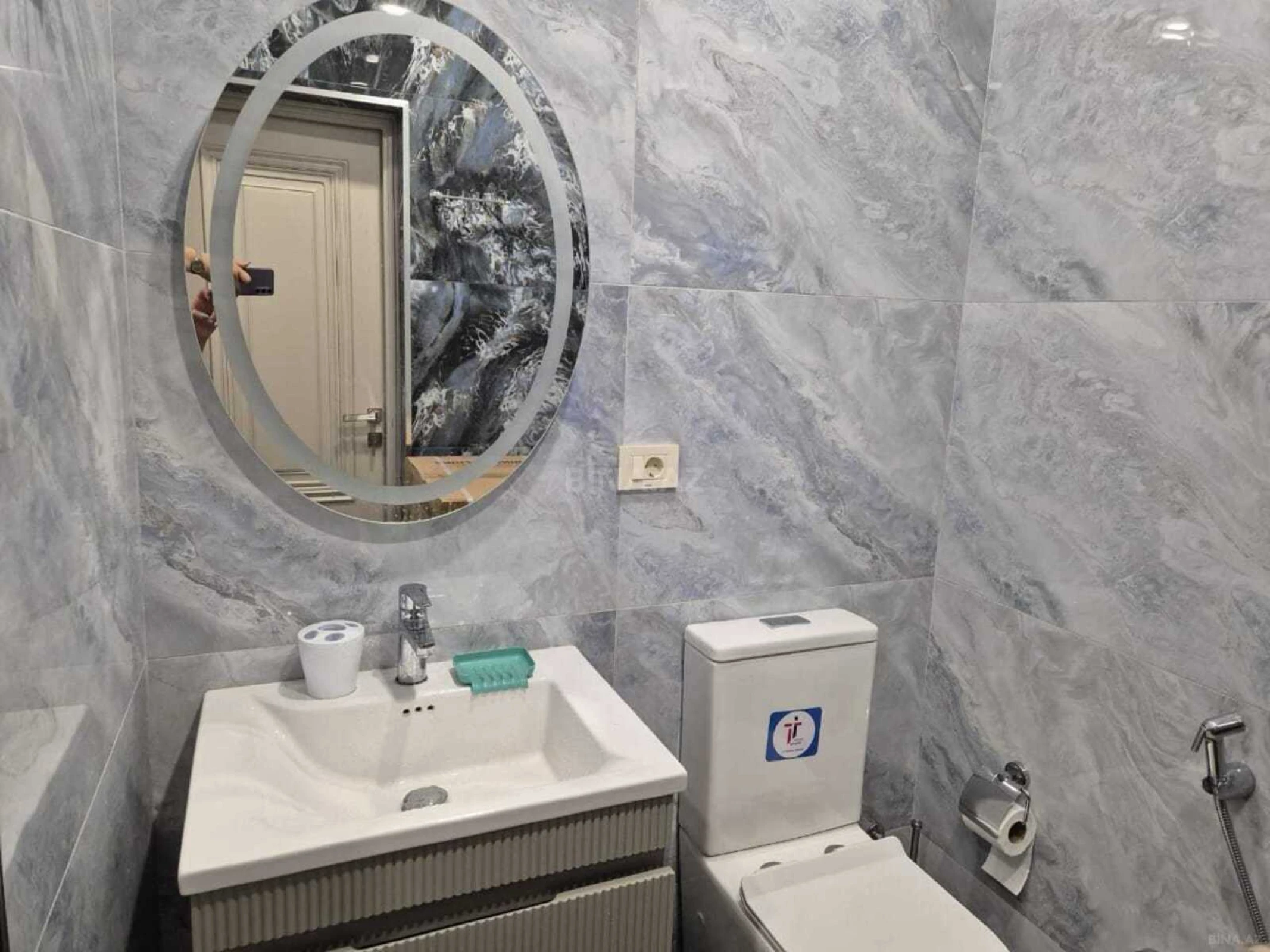 Kirayə verilir 3 otaqlı mənzil 123 m²