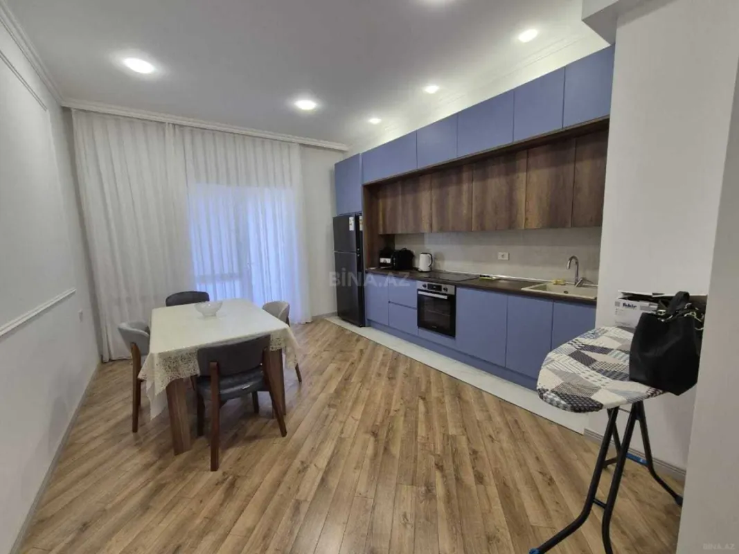 Kirayə verilir 3 otaqlı mənzil 123 m²