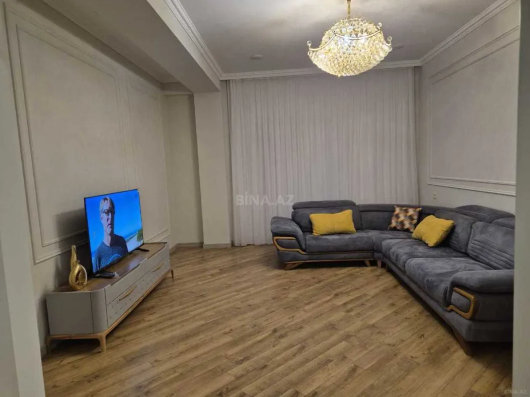Kirayə verilir 3 otaqlı mənzil 123 m²