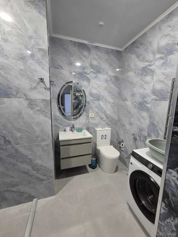 Kirayə verilir 3 otaqlı mənzil 123 m²