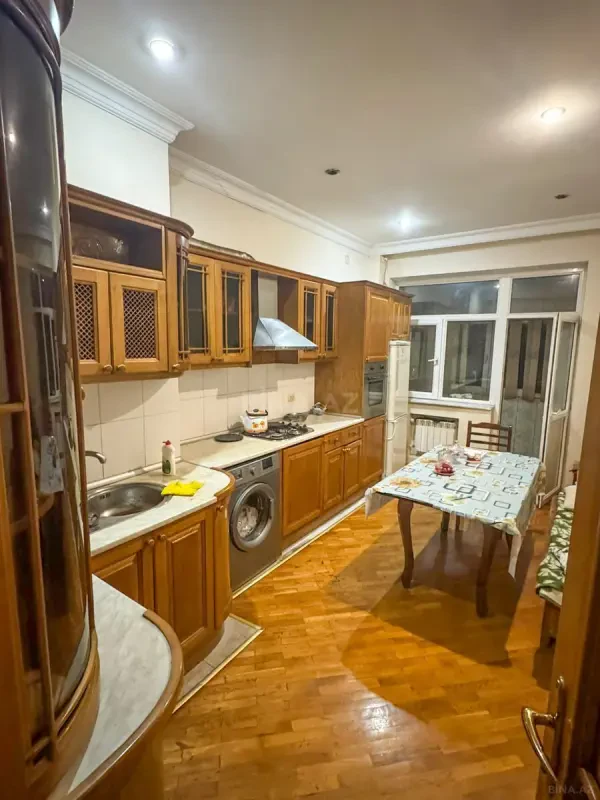 Kirayə verilir 2 otaqlı mənzil 85 m²