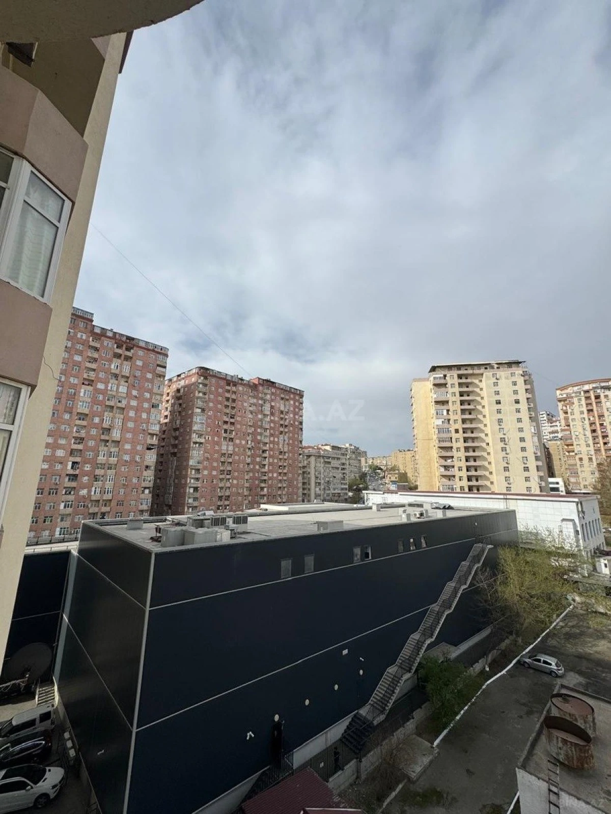 Satılır 3 otaqlı mənzil 113 m²