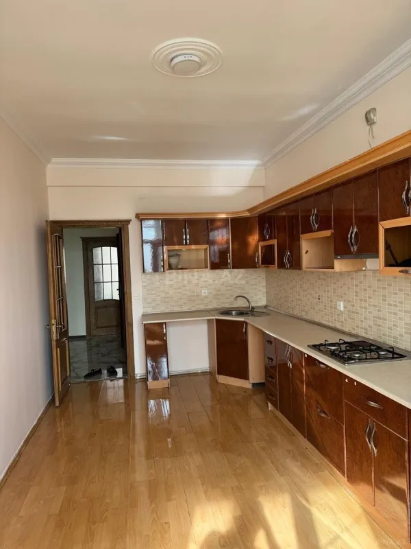Satılır 3 otaqlı mənzil 113 m²