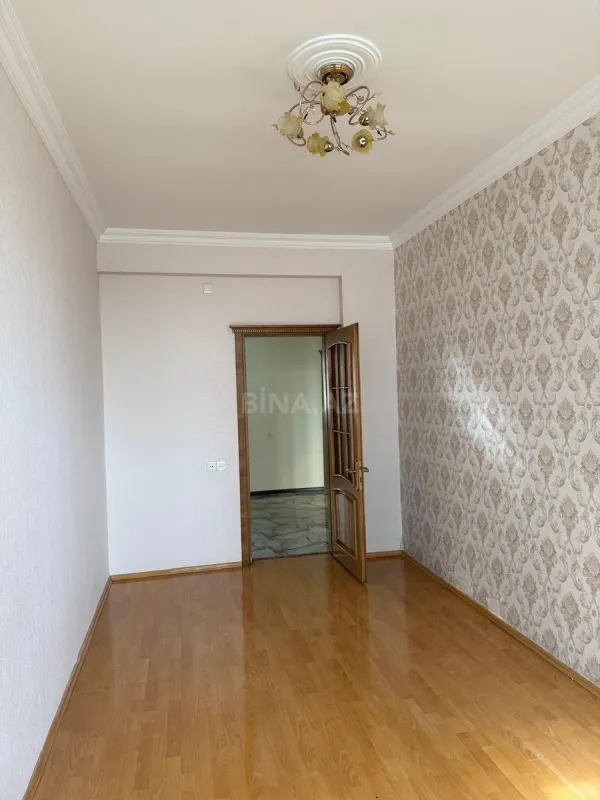 Satılır 3 otaqlı mənzil 113 m²