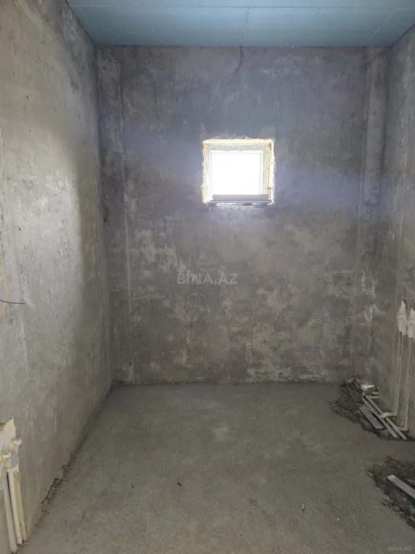 Satılır 5 otaqlı həyət evi 240 m²