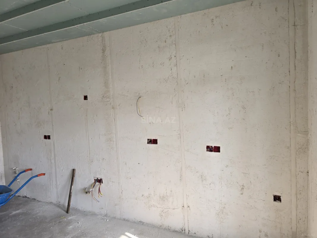 Satılır 5 otaqlı həyət evi 240 m²