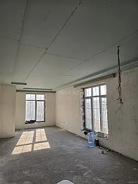 Satılır 5 otaqlı həyət evi 240 m²
