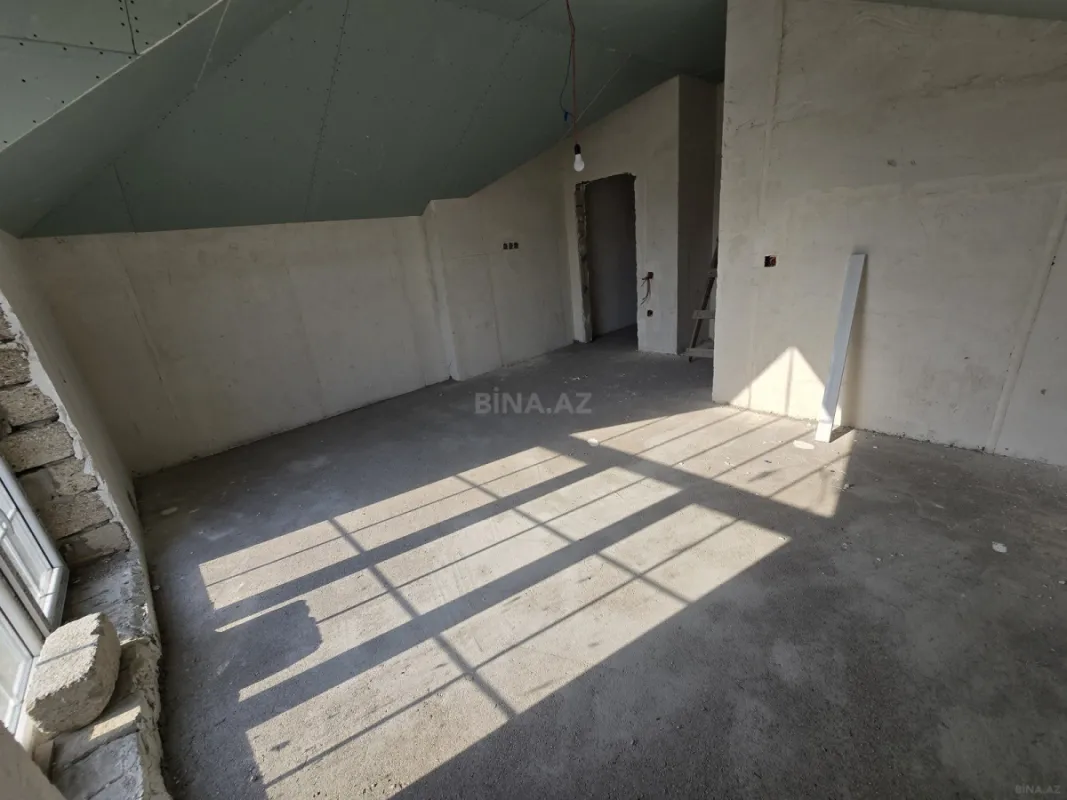 Satılır 5 otaqlı həyət evi 240 m²
