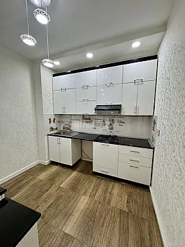 Satılır 3 otaqlı mənzil 106 m²
