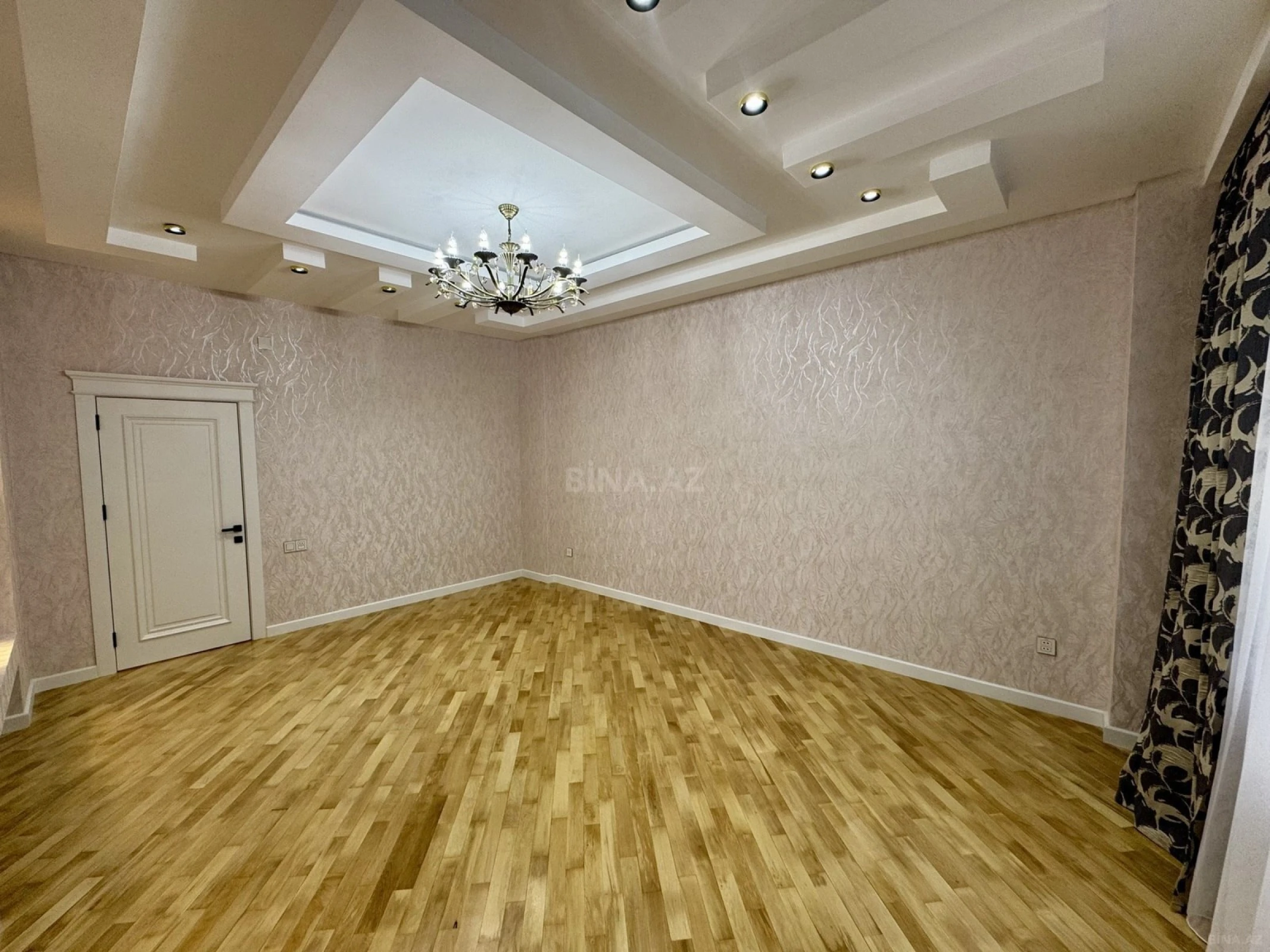 Satılır 3 otaqlı mənzil 106 m²