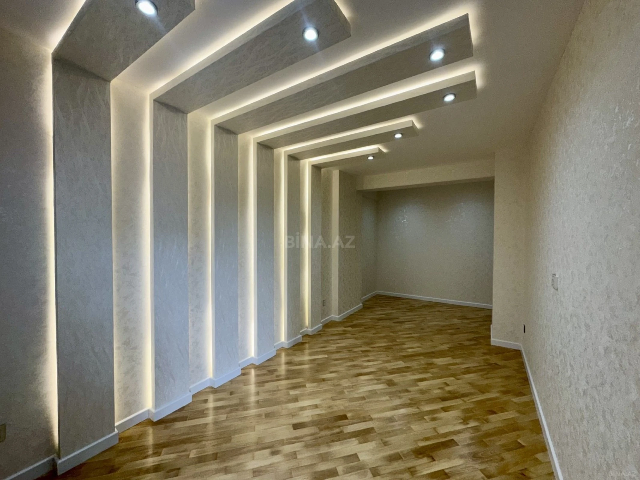 Satılır 3 otaqlı mənzil 106 m²