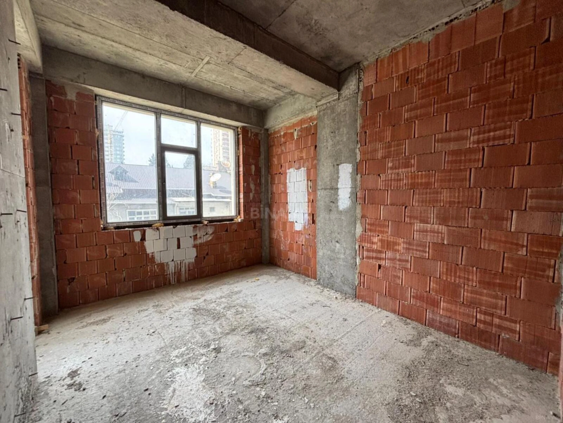 Satılır 2 otaqlı mənzil 63 m²