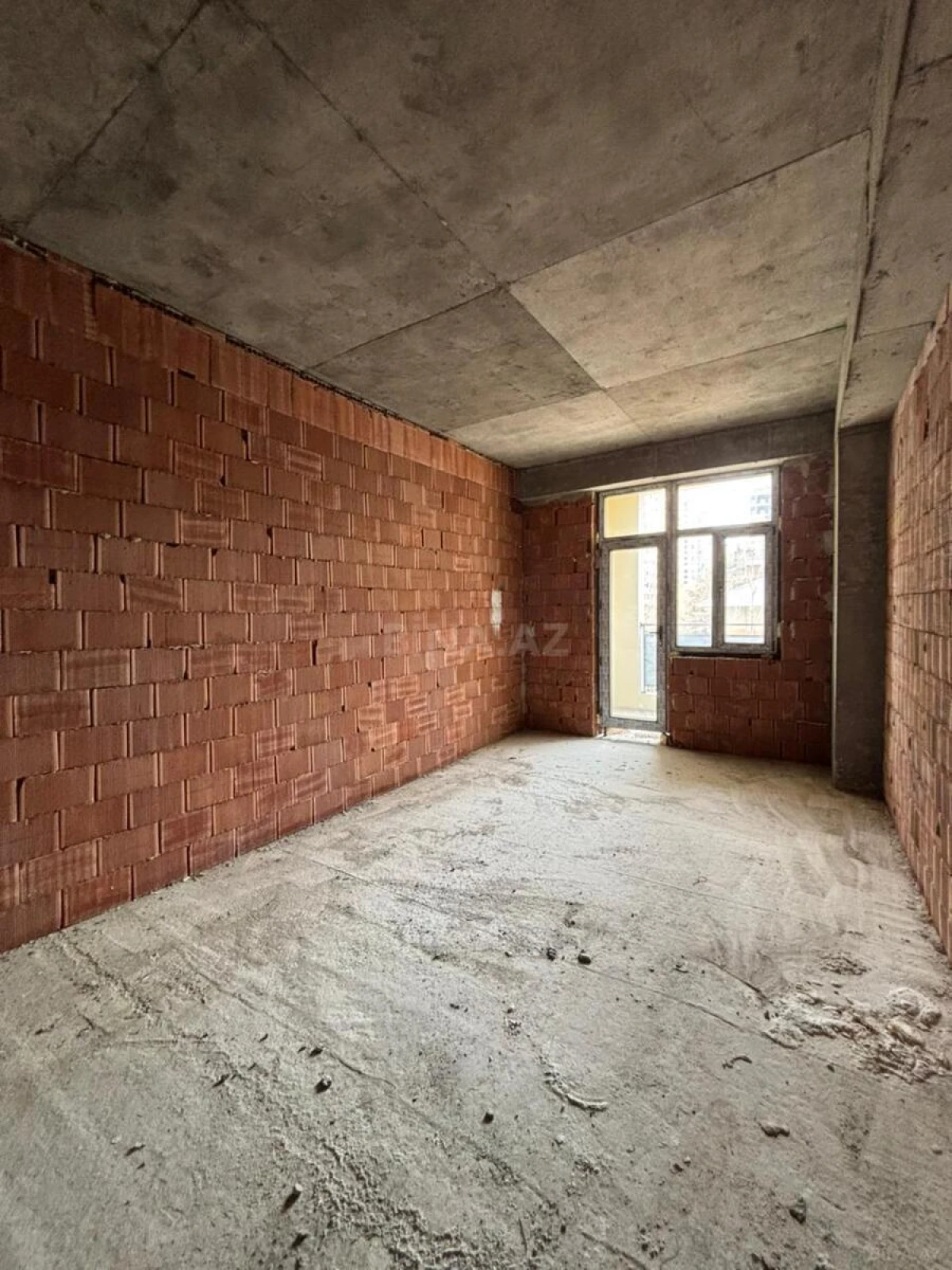 Satılır 2 otaqlı mənzil 63 m²