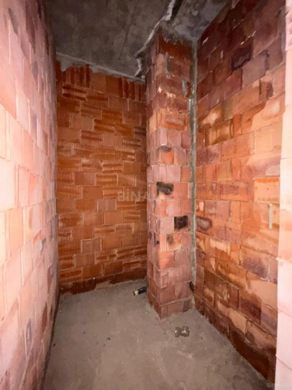 Satılır 2 otaqlı mənzil 63 m²