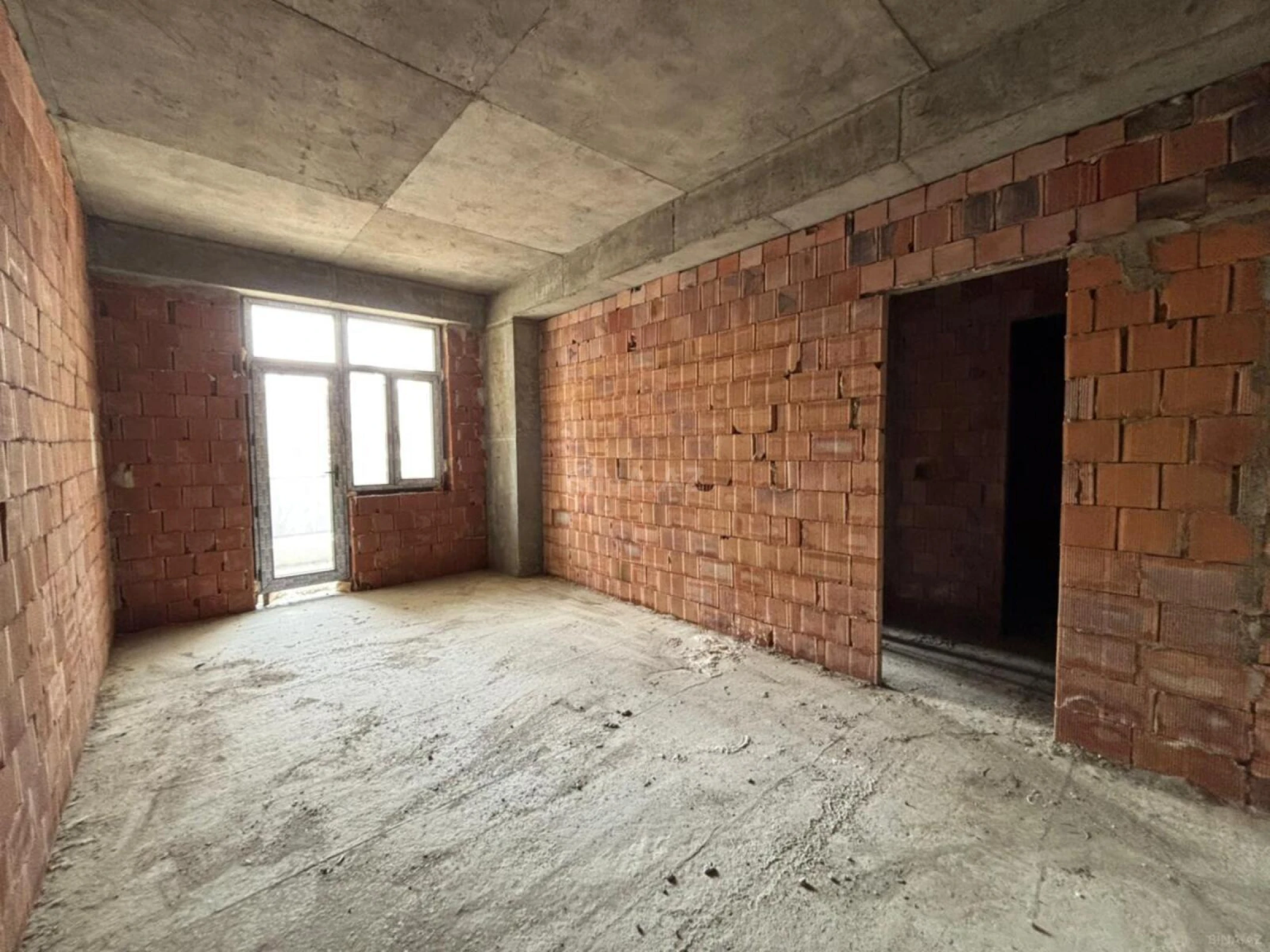 Satılır 2 otaqlı mənzil 63 m²