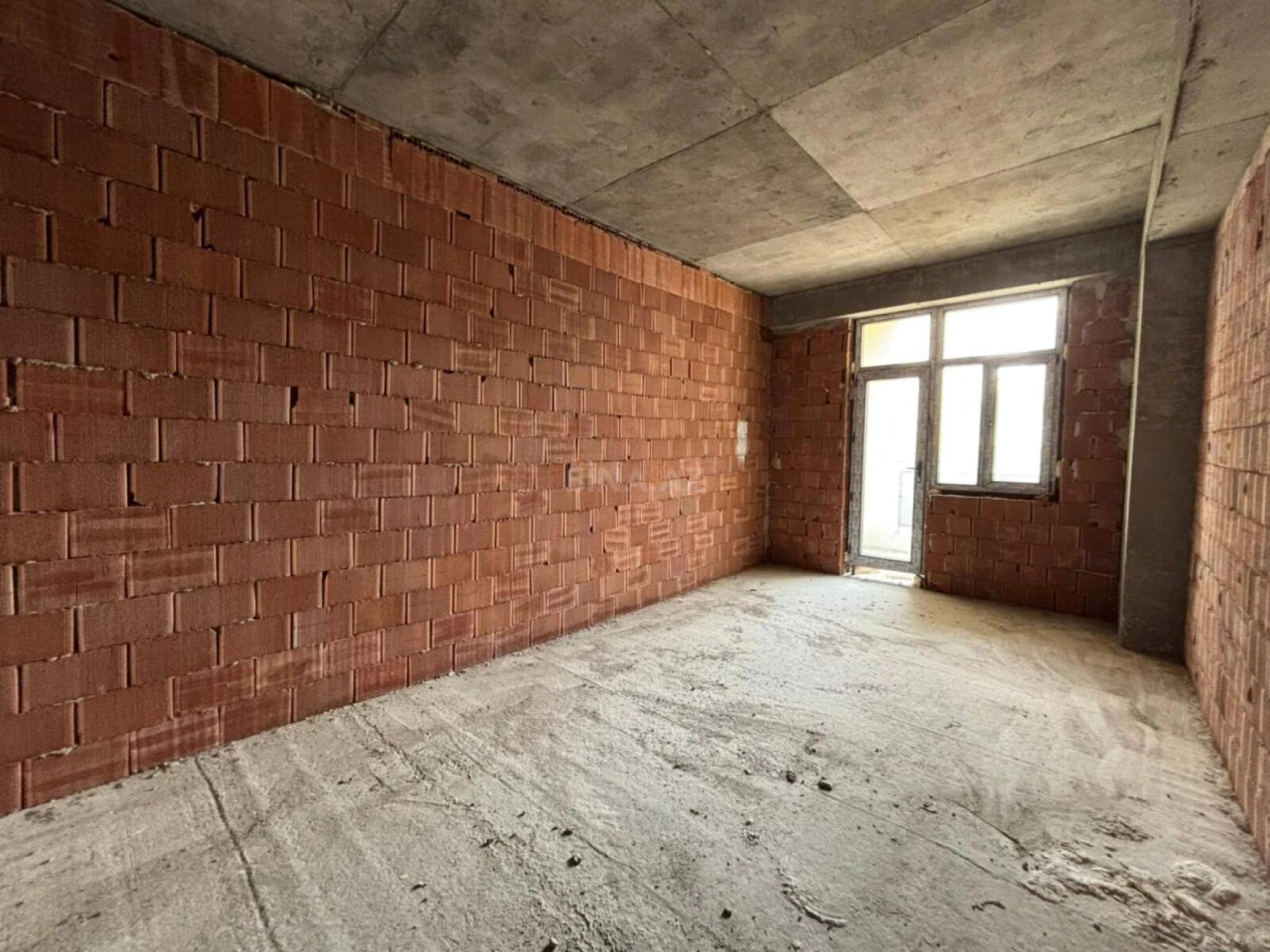 Satılır 2 otaqlı mənzil 63 m²