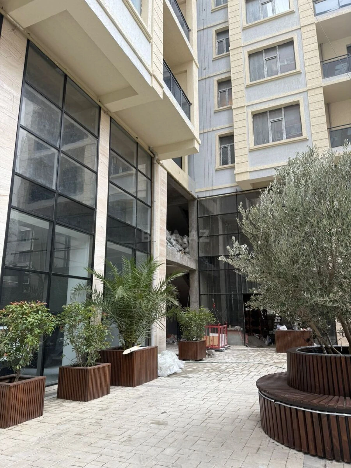 Satılır 2 otaqlı mənzil 63 m²