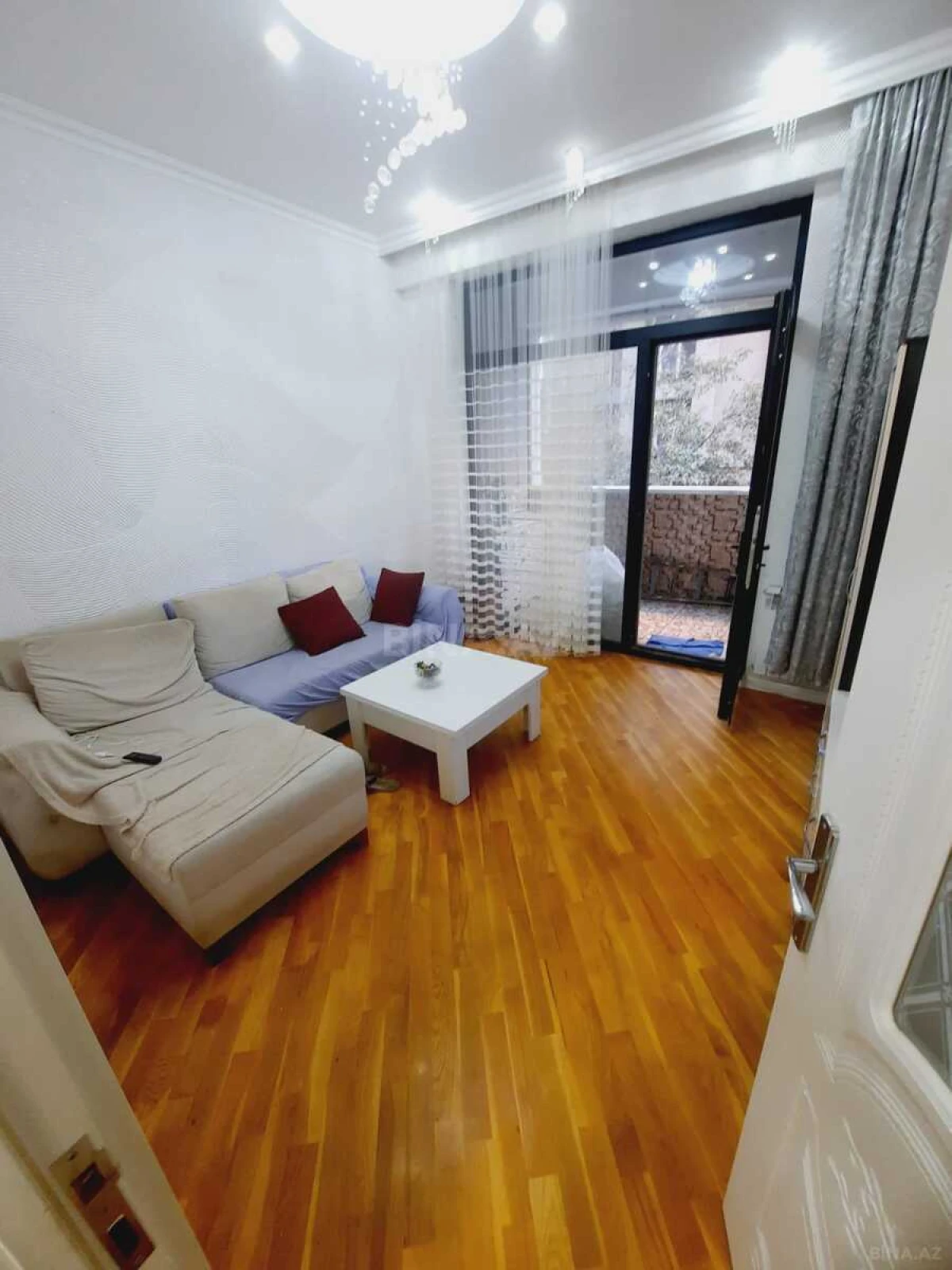 Kirayə verilir 2 otaqlı mənzil 56 m²