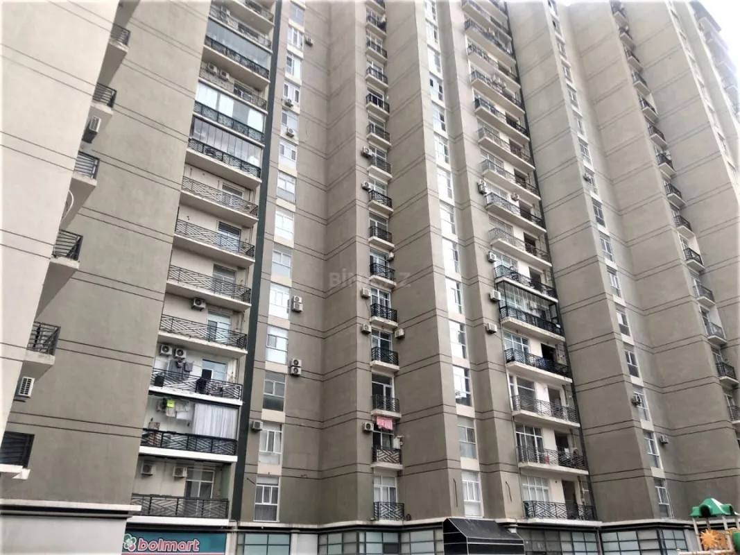 Satılır 3 otaqlı mənzil 133 m²