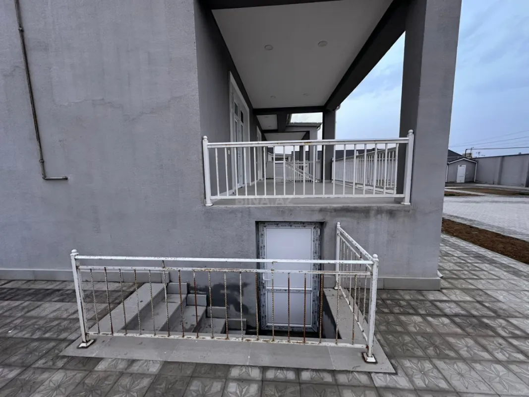 Satılır 4 otaqlı həyət evi 340 m²