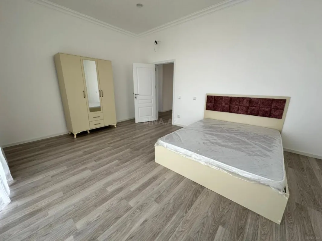 Satılır 4 otaqlı həyət evi 340 m²