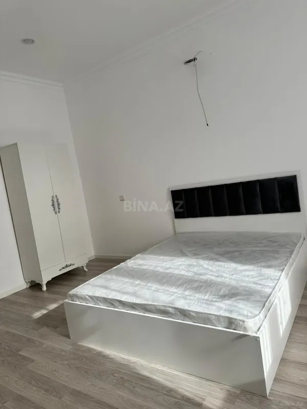 Satılır 4 otaqlı həyət evi 340 m²