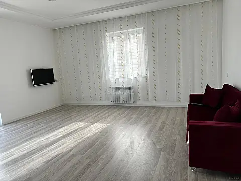 Satılır 4 otaqlı həyət evi 340 m²
