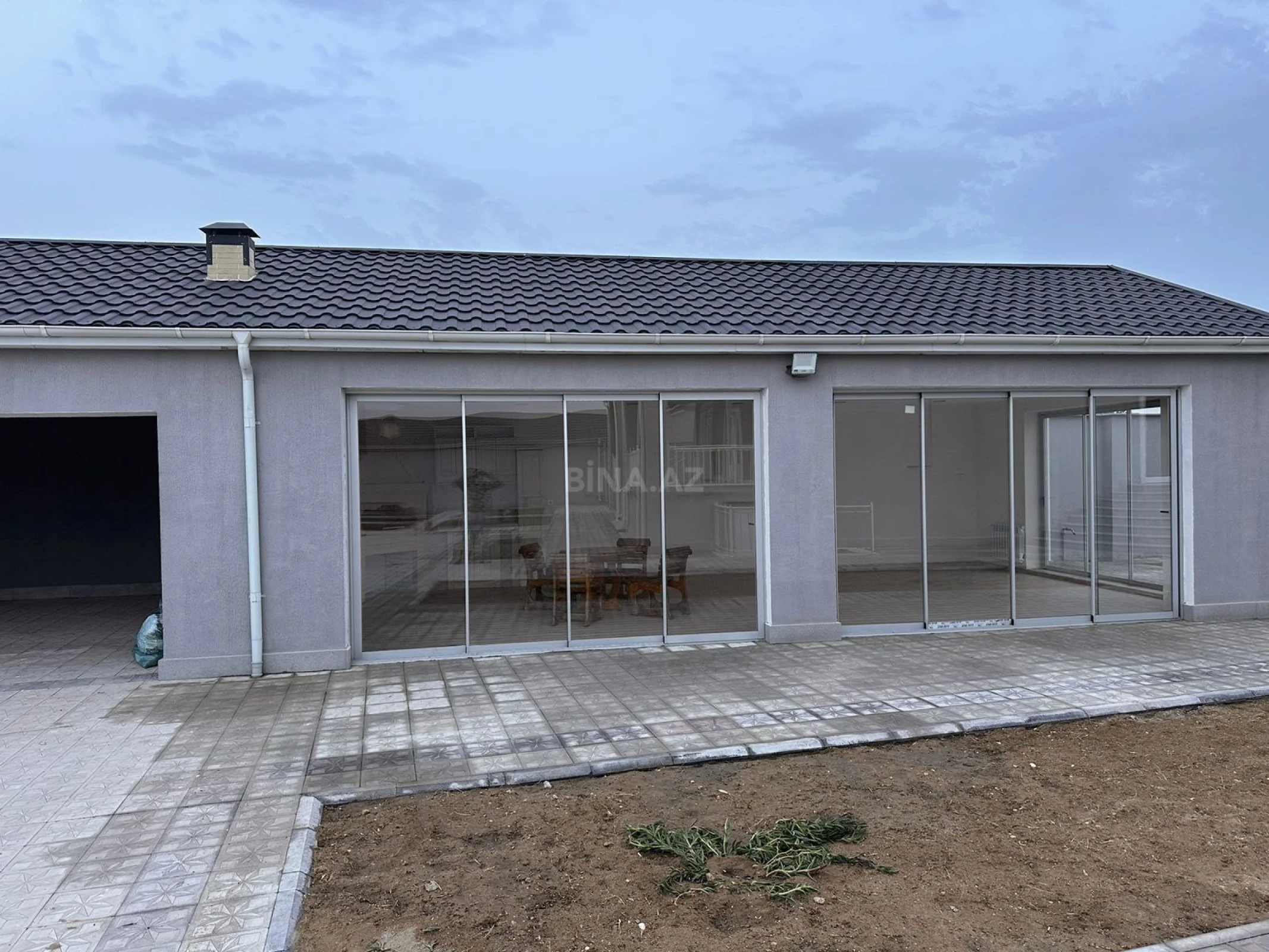 Satılır 4 otaqlı həyət evi 340 m²