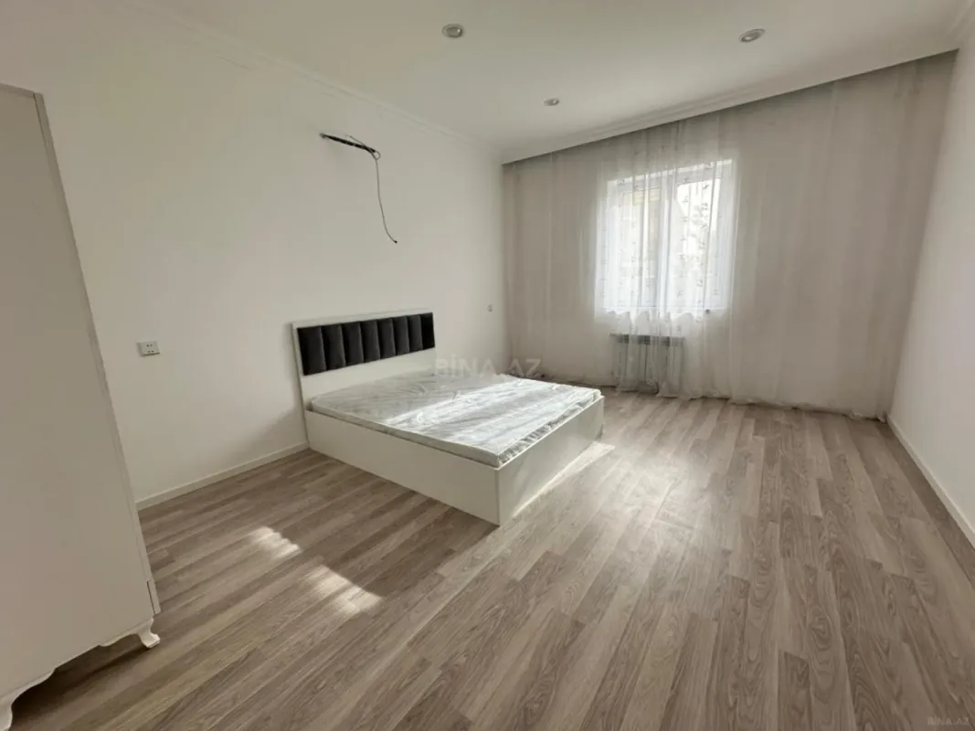 Satılır 4 otaqlı həyət evi 340 m²