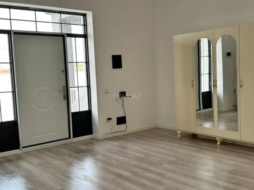 Satılır 4 otaqlı həyət evi 340 m²