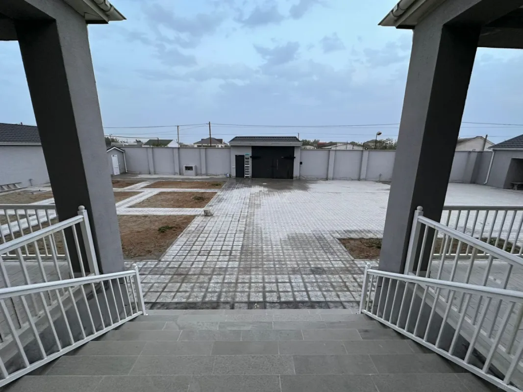 Satılır 4 otaqlı həyət evi 340 m²