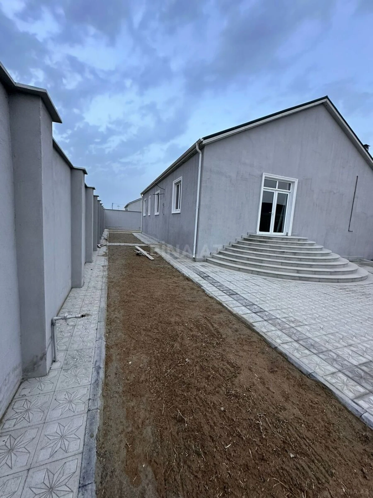 Satılır 4 otaqlı həyət evi 340 m²