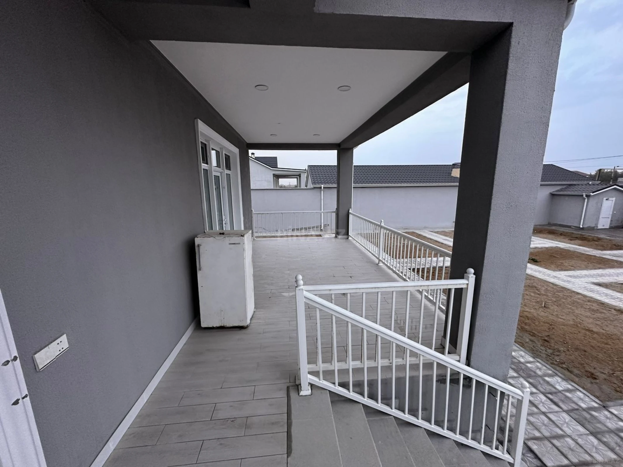 Satılır 4 otaqlı həyət evi 340 m²