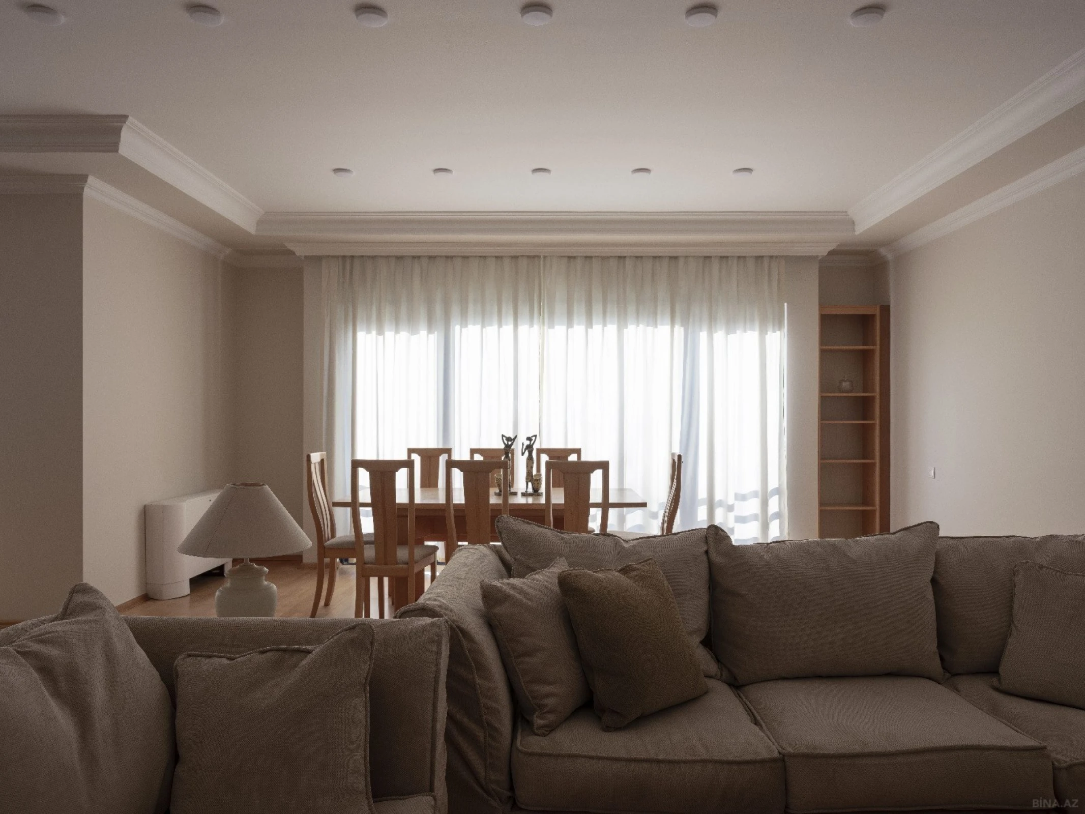 Kirayə verilir 4 otaqlı mənzil 170 m²