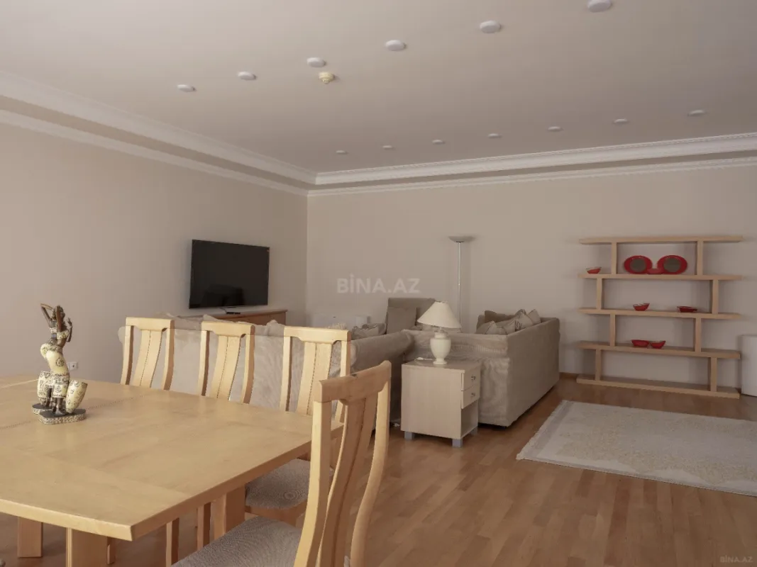 Kirayə verilir 4 otaqlı mənzil 170 m²