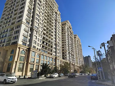 Satılır 3 otaqlı mənzil 170 m² — Bakı 3 otaq 170.00 m²