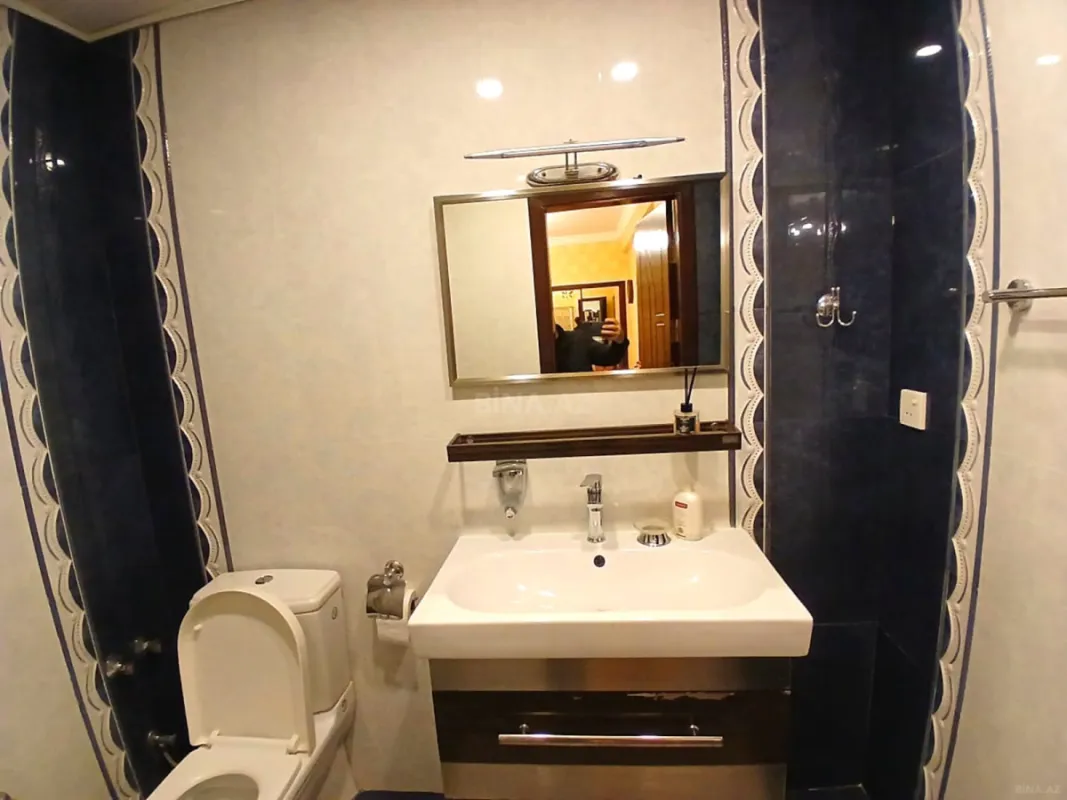 Satılır 3 otaqlı mənzil 135 m²