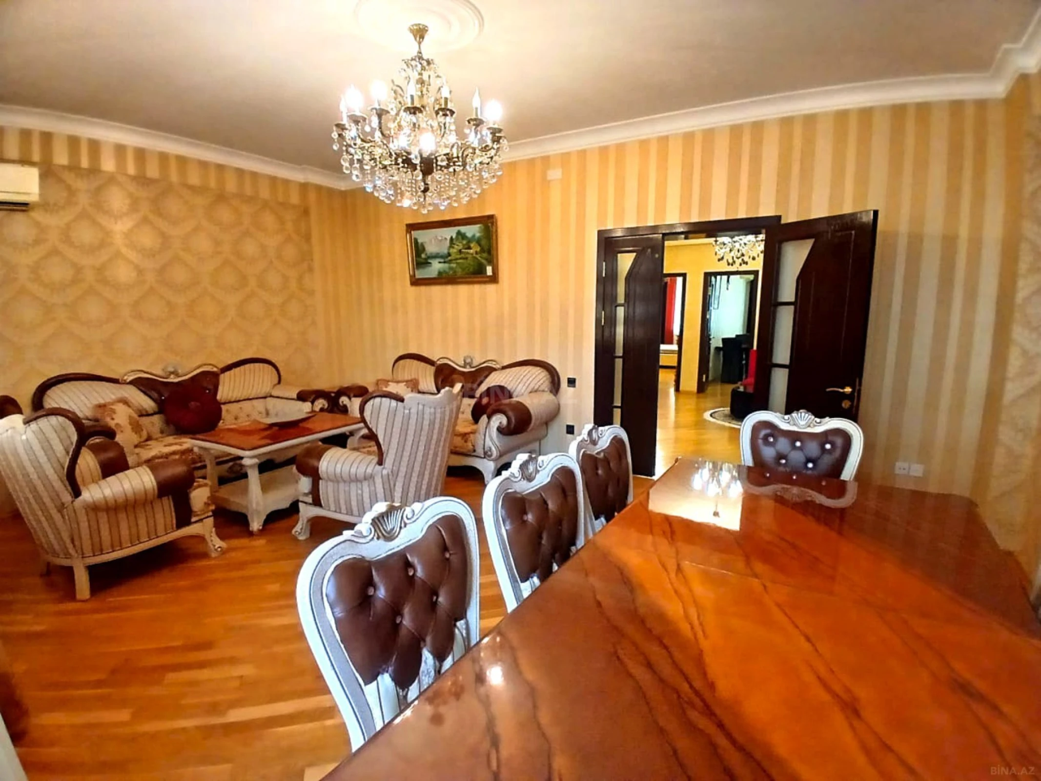 Satılır 3 otaqlı mənzil 135 m²