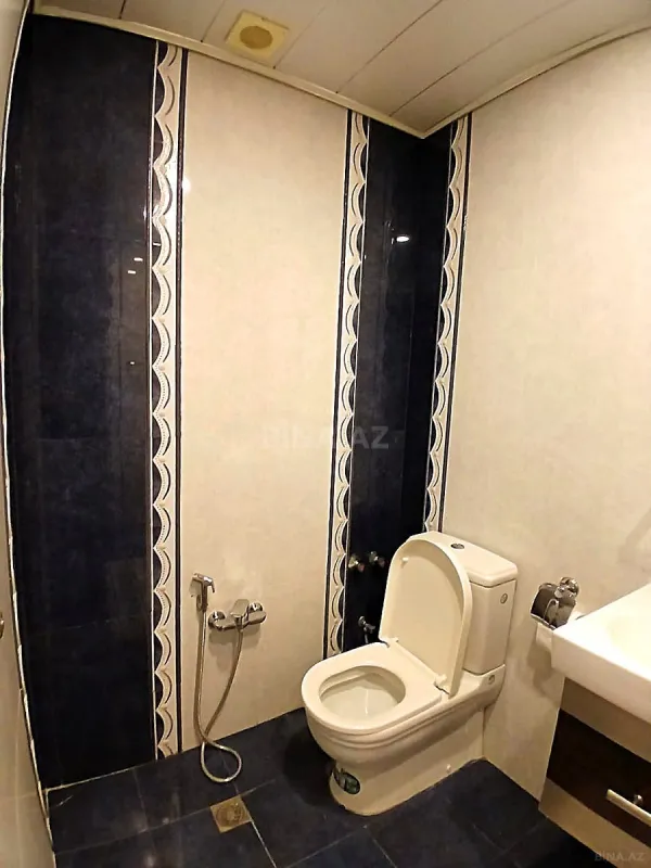 Satılır 3 otaqlı mənzil 135 m²