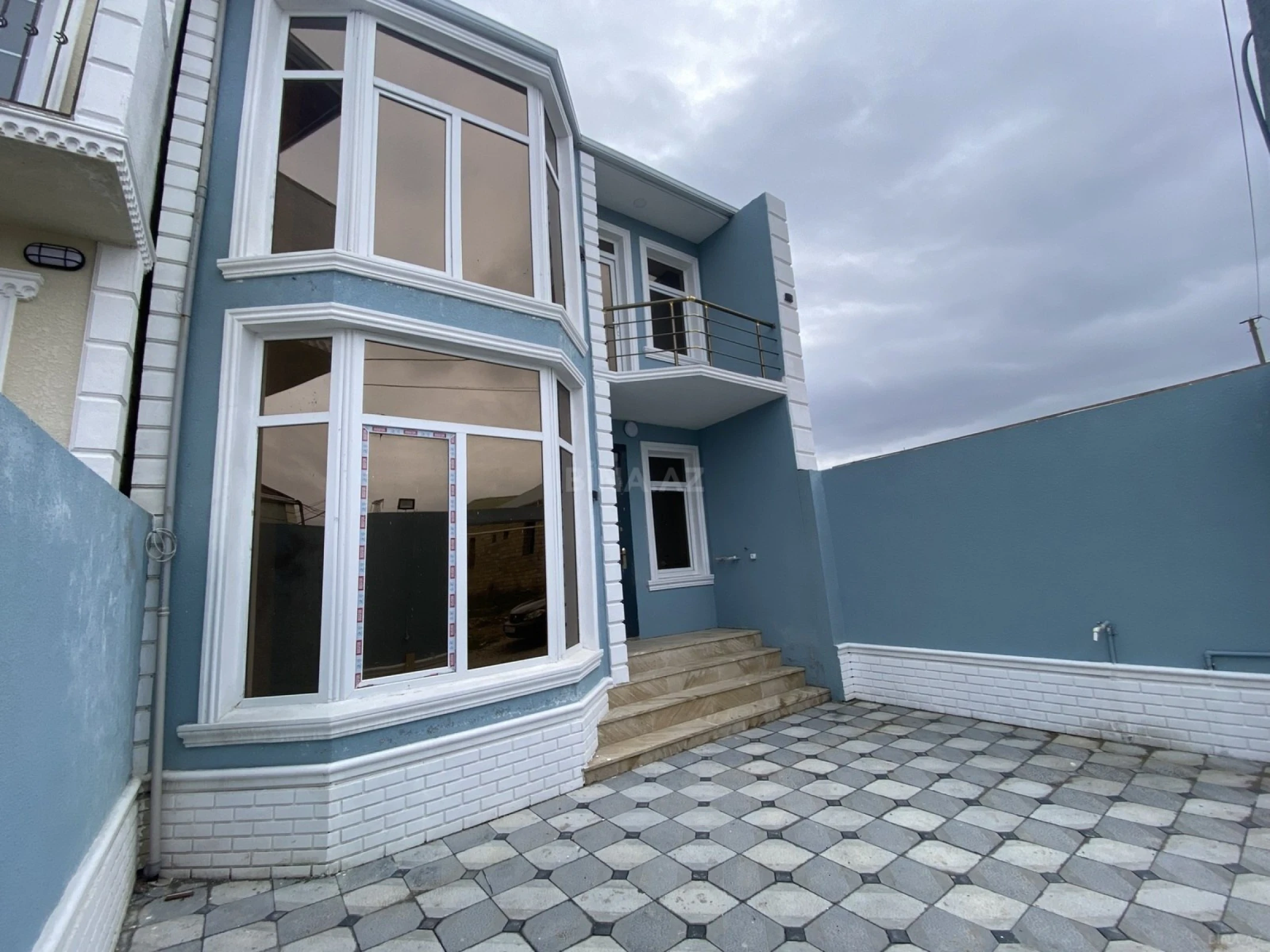 Satılır 5 otaqlı həyət evi 140 m²