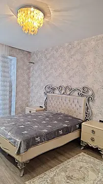 Kirayə verilir 4 otaqlı mənzil 180 m²