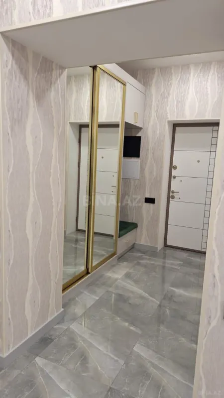 Kirayə verilir 4 otaqlı mənzil 180 m²
