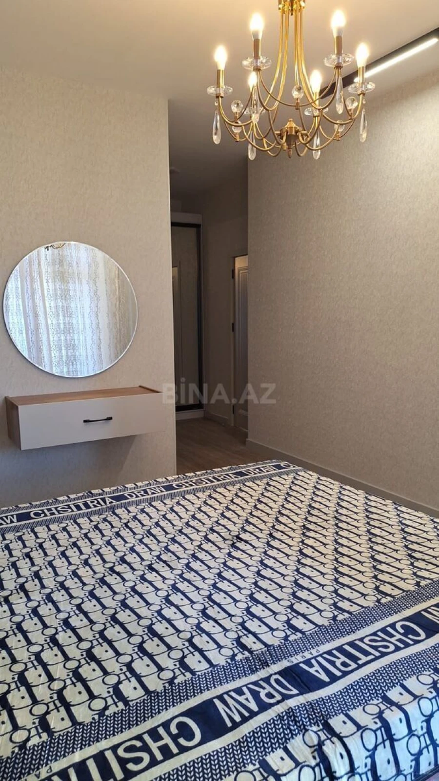 Kirayə verilir 4 otaqlı mənzil 180 m²